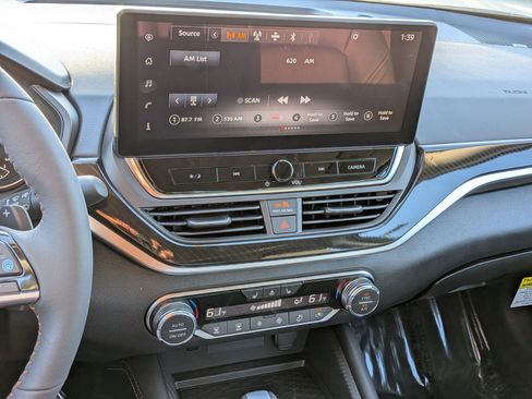 New 2026 Nissan Altima 2.5 SR w/ SR Premium Package FWD image 15