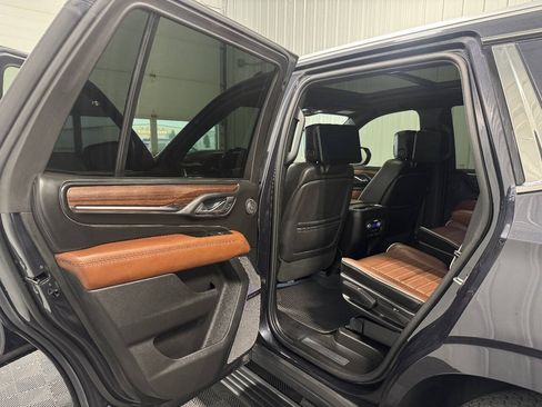 Used 2023 GMC Yukon Denali Ultimate AWD/4WD image 15