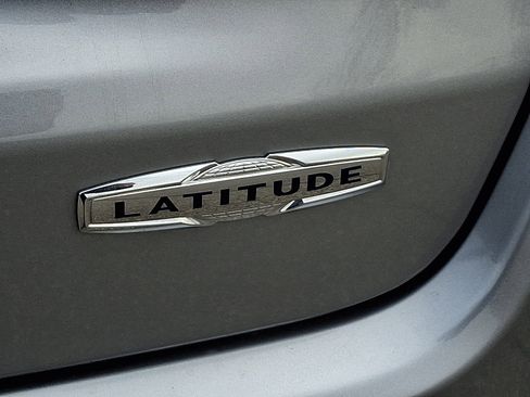 Certified 2022 Jeep Compass Latitude w/ Convenience Group image 32