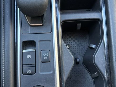 Used 2023 Nissan Pathfinder SL image 25