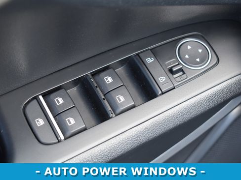 Used 2024 Kia Soul LX w/ Option Group 015 image 7