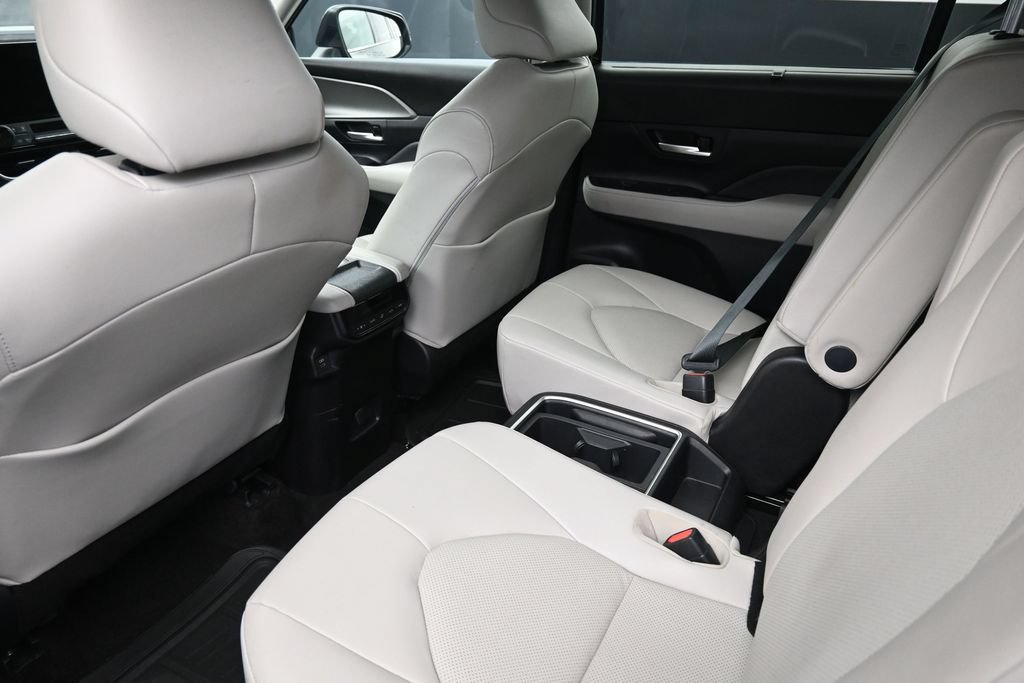 Used 2026 Toyota Grand Highlander XLE FWD image 18