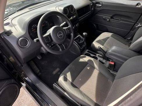 Used 2012 Jeep Patriot Sport FWD image 12
