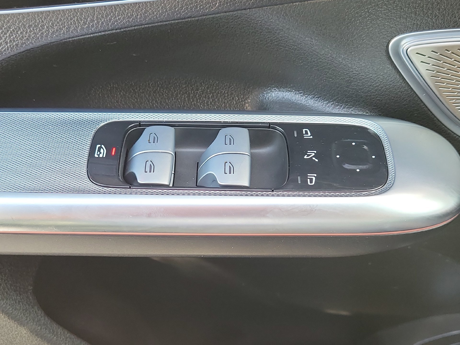 Used 2023 Mercedes-Benz EQE 350+ SUV image 26