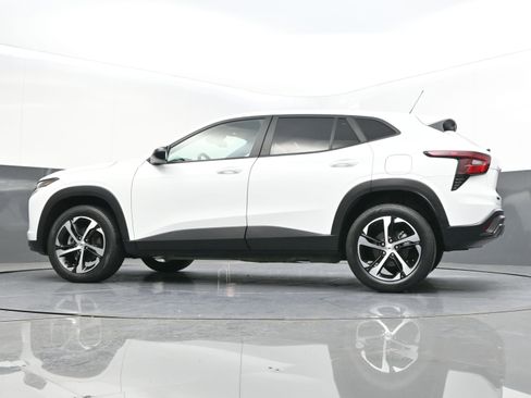 Certified 2024 Chevrolet Trax RS w/ Driver Confidence Package FWD image 35