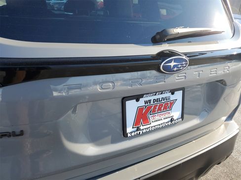 Used 2025 Subaru Forester Premium image 8