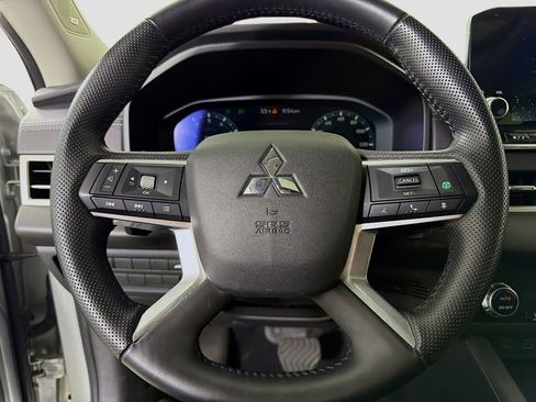 Used 2024 Mitsubishi Outlander SE Black Edition image 14