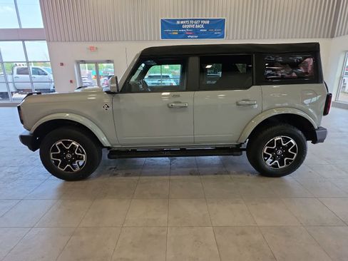Used 2023 Ford Bronco Outer Banks AWD/4WD image 12