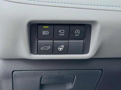 Used 2023 Toyota Highlander Limited AWD/4WD image 17