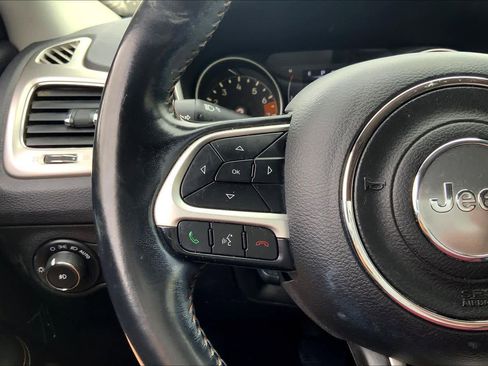 Used 2017 Jeep Compass Latitude image 23