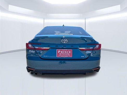 Used 2025 Toyota Camry SE FWD image 5