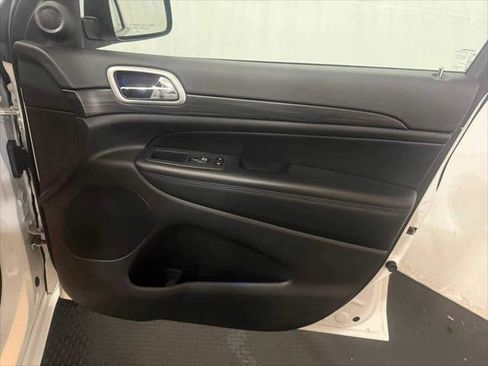 Certified 2021 Jeep Grand Cherokee Laredo X image 27