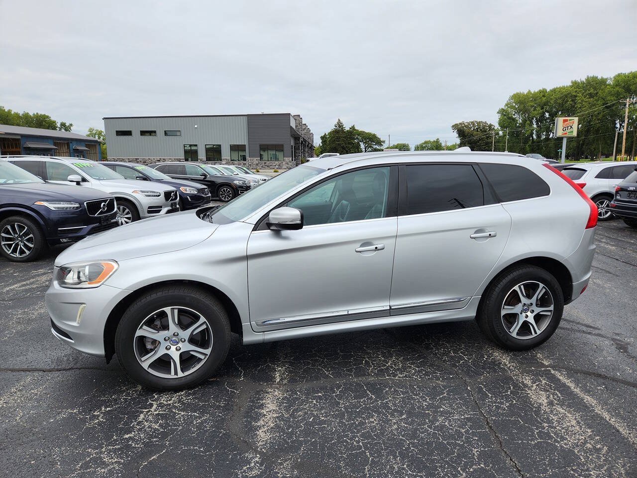 Used 2014 Volvo XC60 T6 AWD/4WD image 2