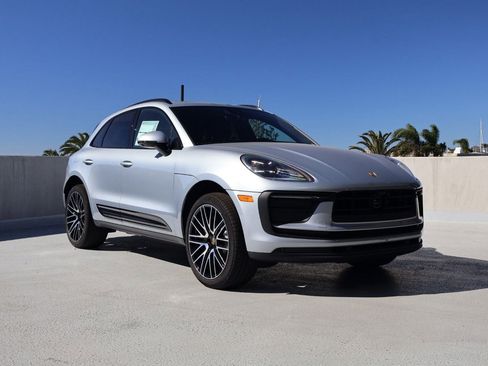 New 2026 Porsche Macan image 7