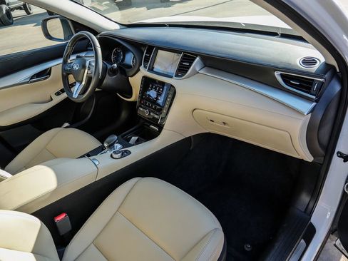 Used 2019 INFINITI QX50 Luxe w/ Navigation Package image 15