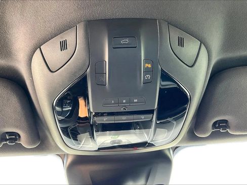 Used 2018 Maserati Levante AWD/4WD image 41