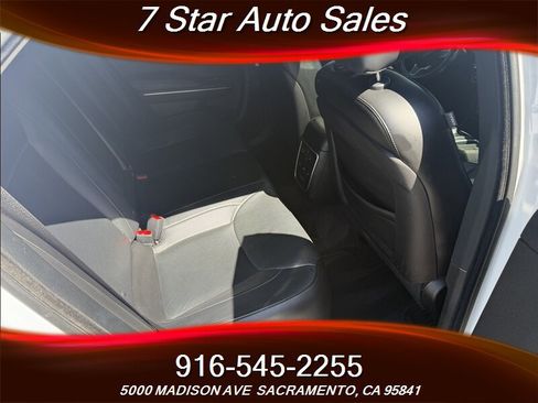 Used 2017 Chrysler 300 C image 19