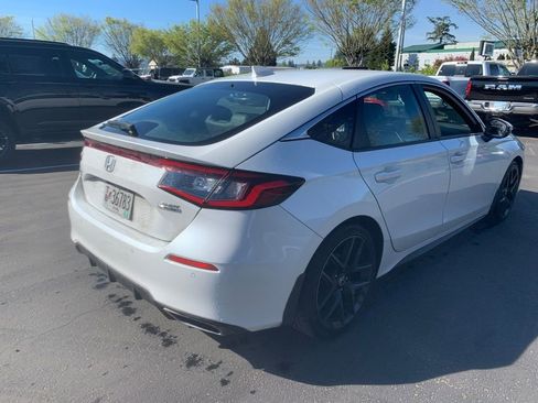 Used 2023 Honda Civic Sport Touring image 3