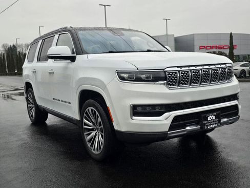 Used 2022 Jeep Grand Wagoneer Series III AWD/4WD image 10