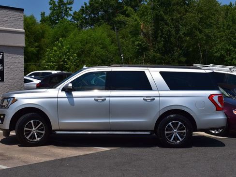 Used 2018 Ford Expedition Max XLT w/ Equipment Group 202A AWD/4WD image 4