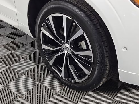Certified 2023 Volvo XC60 B5 Plus w/ Climate Package image 6