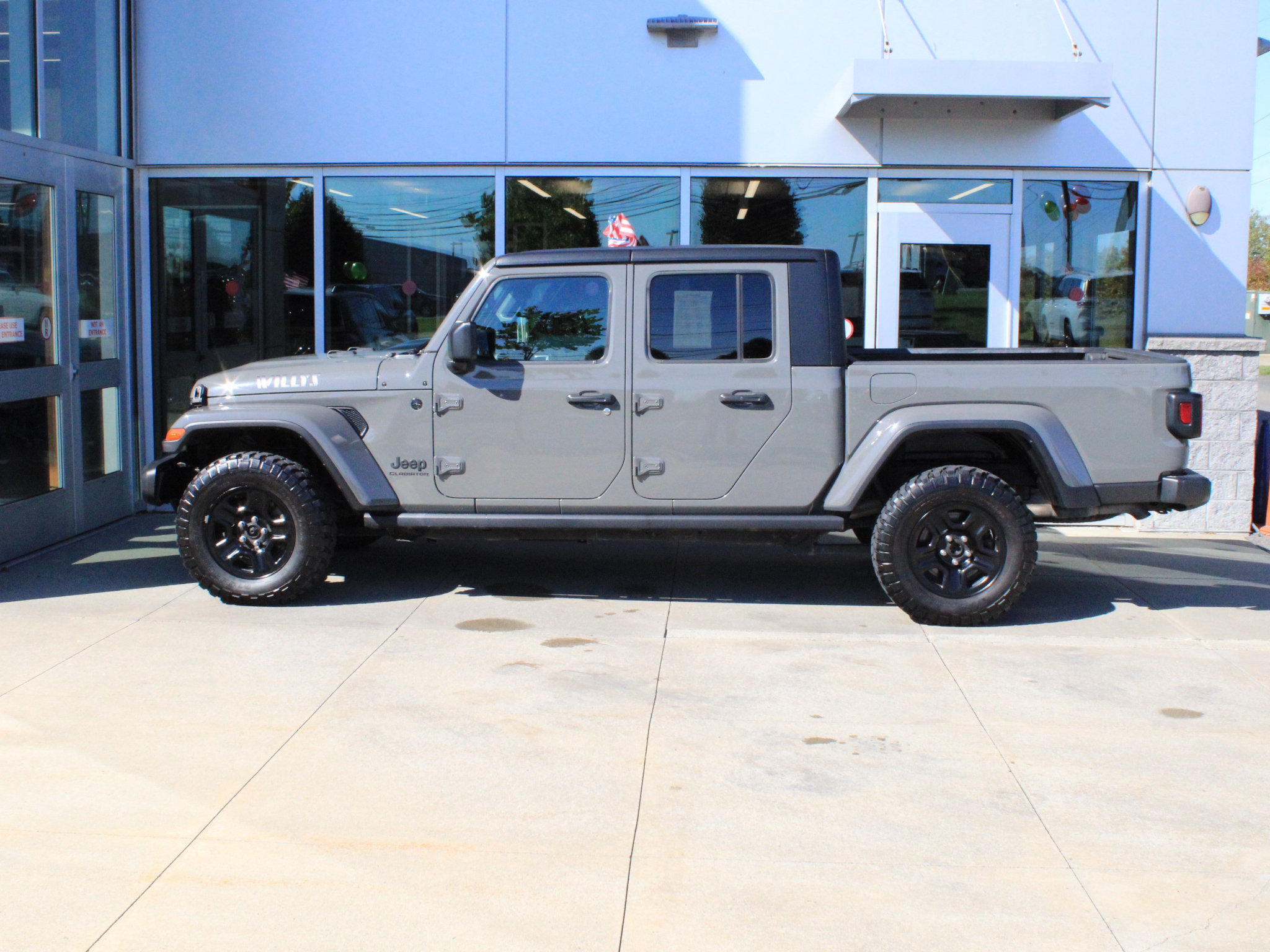 Used 2021 Jeep Gladiator Sport AWD/4WD image 5