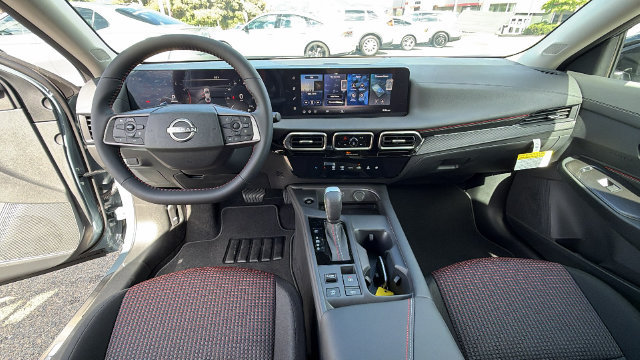Used 2026 Nissan Sentra SR w/ Floor Mat Package FWD image 18