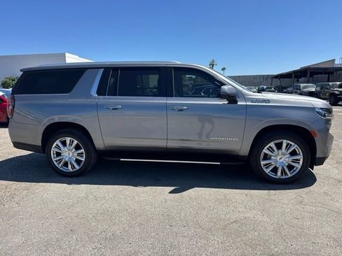 Used 2021 Chevrolet Suburban High Country RWD image 4