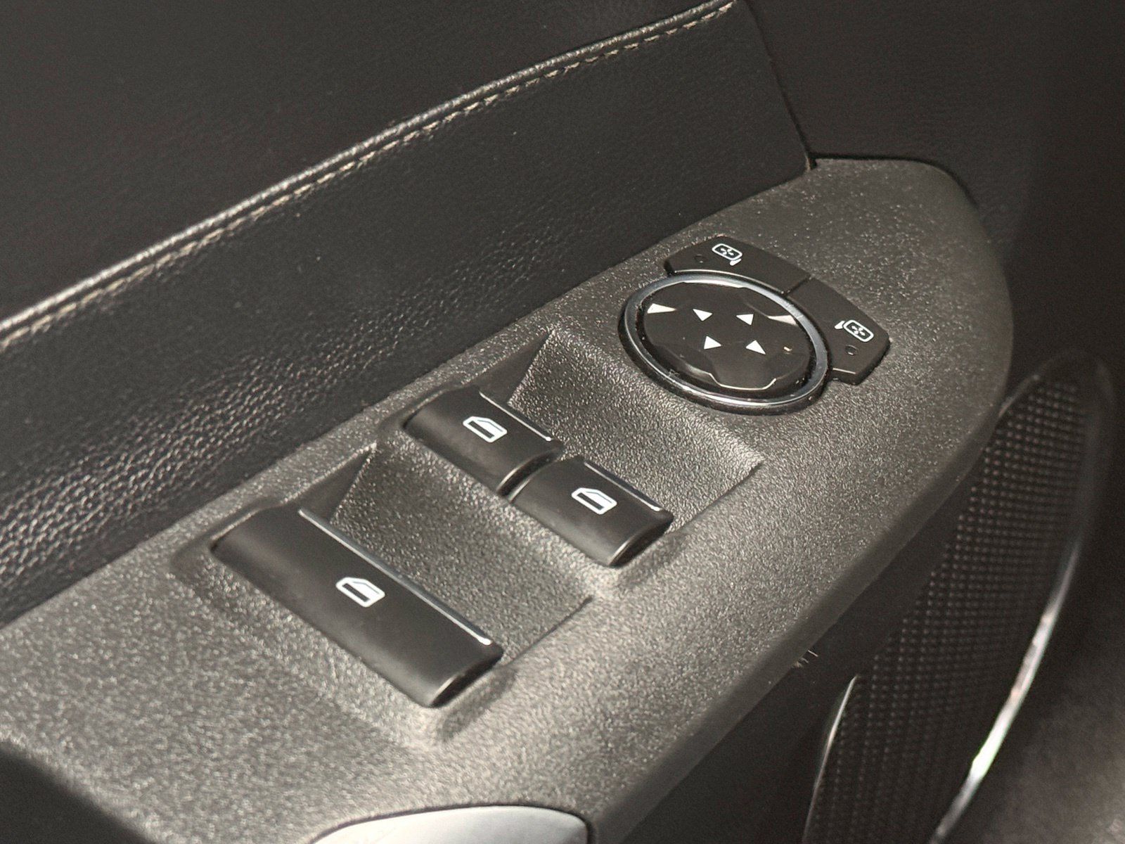 Used 2017 Ford Mustang Premium RWD image 29