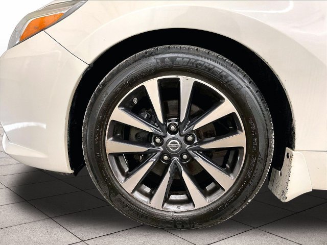 Used 2016 Nissan Altima 2.5 SL w/ 2.5 Technology Package FWD image 8