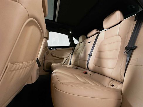 Certified 2023 Porsche Macan S AWD/4WD image 23