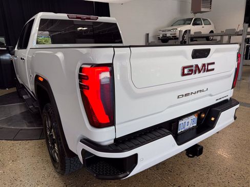 Used 2026 GMC Sierra 2500 Denali w/ Denali Reserve Package AWD/4WD image 6