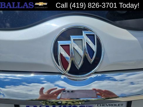 Used 2022 Buick Enclave Essence w/ Sport Touring Edition FWD image 31
