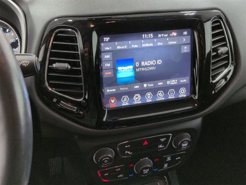 Certified 2021 Jeep Compass Limited image 28