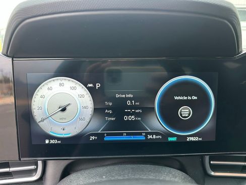 Used 2023 Hyundai Elantra SEL w/ Convenience Package image 9