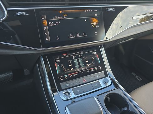 Used 2023 Audi Q8 Premium Plus w/ Premium Plus Package AWD/4WD image 20