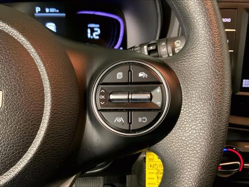 Used 2025 Kia Soul LX image 19