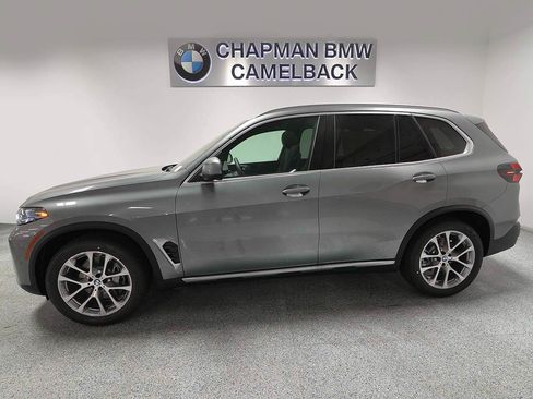 Used 2026 BMW X5 xDrive40i w/ Premium Package AWD/4WD image 3