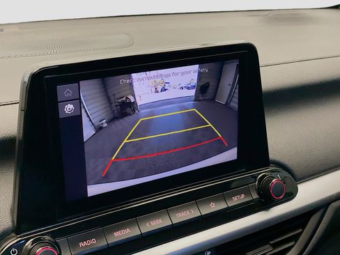 Used 2024 Kia Forte LXS w/ LXS Technology Package image 9