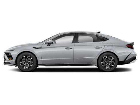 Used 2025 Hyundai Sonata SEL FWD image 2