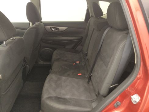 Used 2015 Nissan Rogue SV FWD image 18