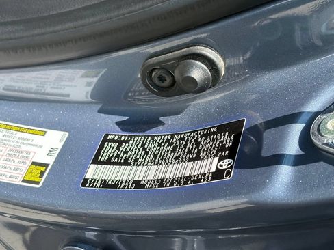 Used 2022 Toyota Corolla LE FWD image 13