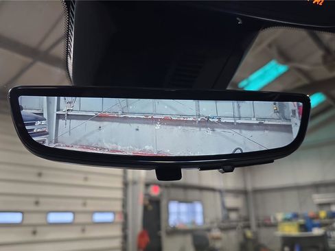 Used 2025 GMC Terrain Elevation w/ Elevation Premium Package image 27