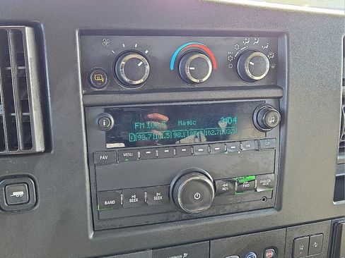 Used 2019 Chevrolet Express 3500 LT w/ LT Preferred Equipment Group image 25