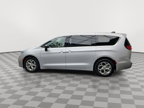 Used 2024 Chrysler Pacifica Limited FWD image 41