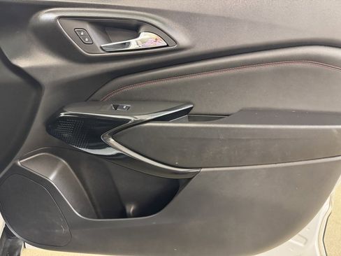 Used 2025 Chevrolet Trax RS image 27