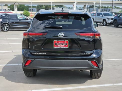 Certified 2026 Toyota Highlander XLE AWD/4WD image 5