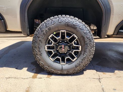 New 2026 GMC Sierra 2500 AT4X w/ LPO, Black Badging Package AWD/4WD image 59
