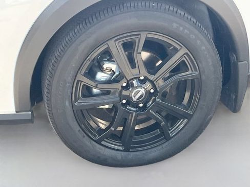 Used 2024 Nissan Kicks SR w/ SR Premium Package FWD image 31