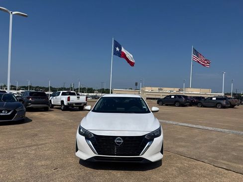 Certified 2024 Nissan Sentra SV FWD image 5